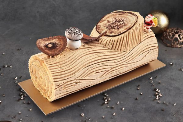 traditional-hazelnut-yule-log