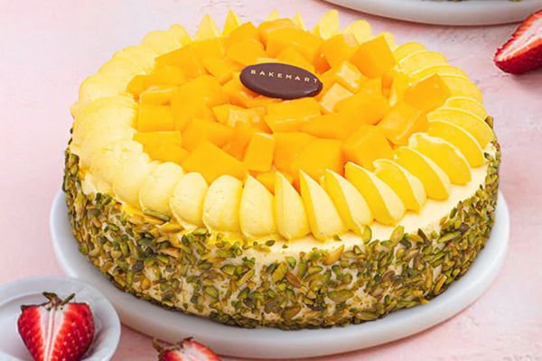 Eggless Mango Mousse Cake